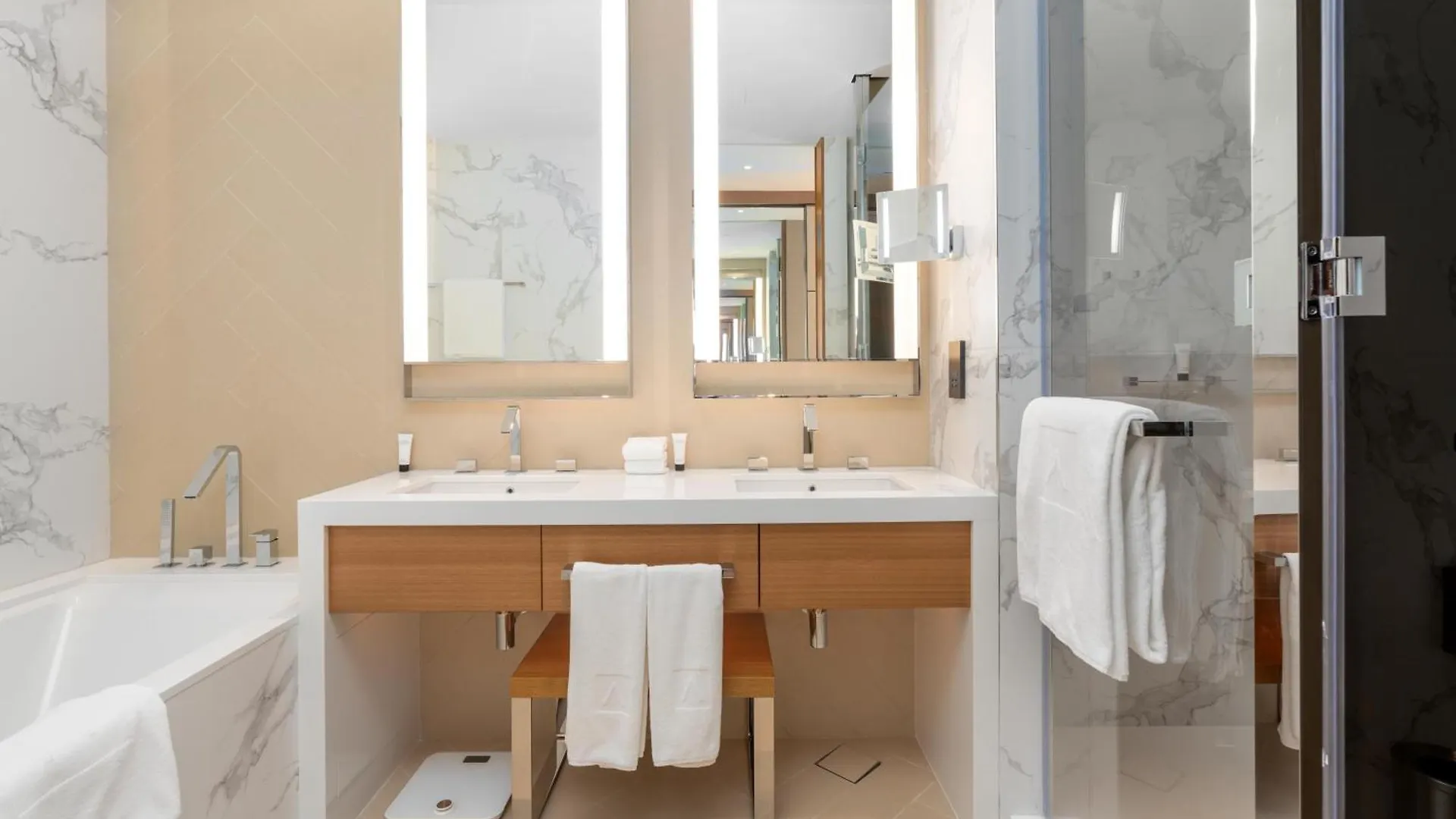 The Address Opera Residence 2 - Across Dubai Mall 0*,  United Arab Emirates